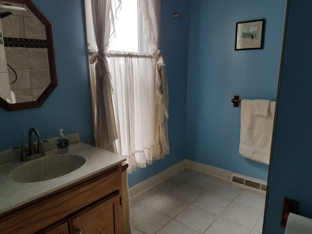 1st Floor Bathroom